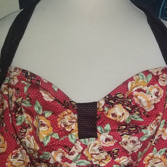 TORRID Top - Sz. 2 (2x) - Summer Top - Halter w/Ti - Picture 2 of 2